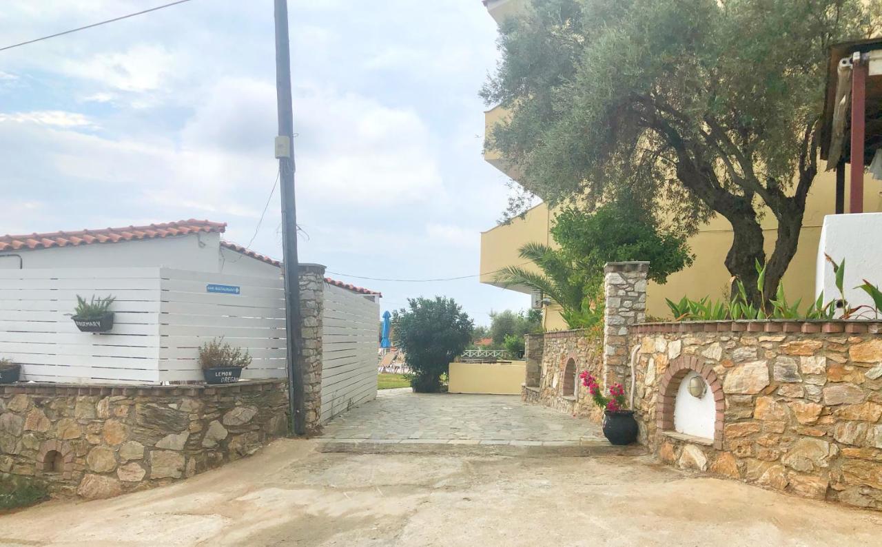 Azzurro Hotel Katsaros  Buitenkant foto